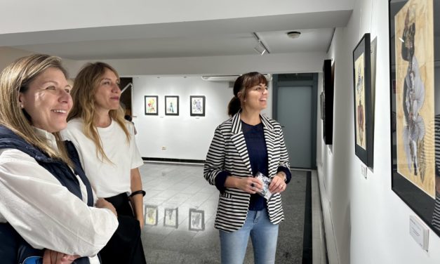 La Sala Escena obre les portes amb “Arcano” de Laura Paredes sobre l’abisme compartit a la pandèmia