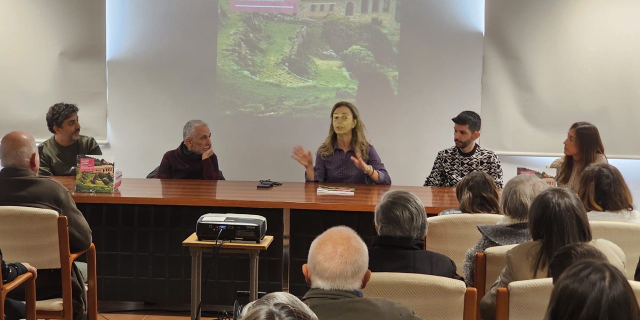 El Museu Pedagògic de Castelló dignifica una forma de vida en el llibre «Les escoles dels masos de Llucena»