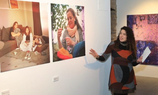 La mostra fotogràfica “Maternajes Transfronterers” de Gabriela Rivera arriba al Centre Cultural Melchor Zapata de Benicàssim