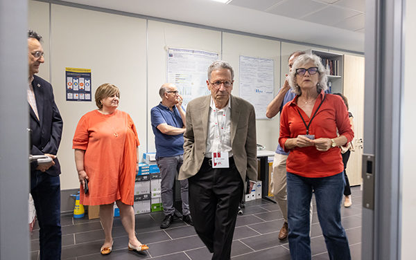 El premi Nobel d’Economia Eric Maskin visita l’UJI i comparteix reflexions sobre democràcia, innovació oberta i canvi climàtic