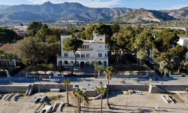 Benicàssim reforça el seu compromís amb l’accessibilitat a les seues platges i triplica les hores de servei de bany assistit esta temporada