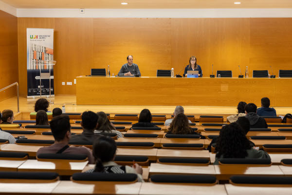 L’Escola de Doctorat dona la benvinguda al seu alumnat i professorat amb xarrades sobre ètica i aspectes pràctics acadèmics i conferències inicials dels programes