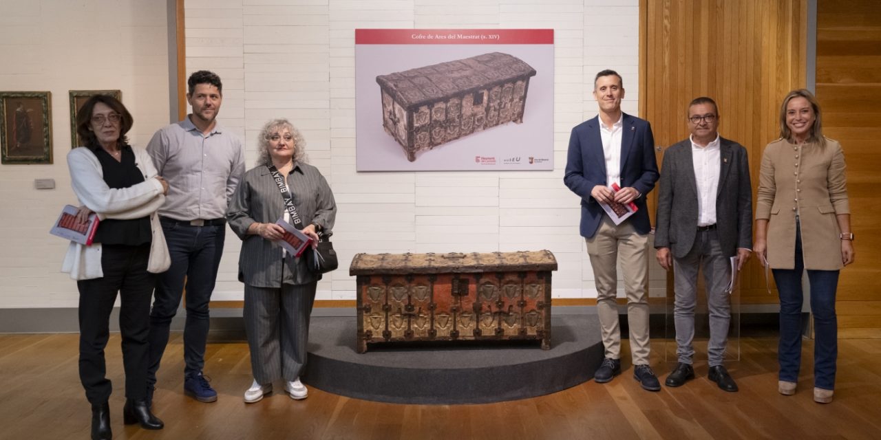La Diputació de Castelló posa en valor i exposa en el Museu Belles Arts un Cofre Medieval d’Ares del Maestrat del segle XIV