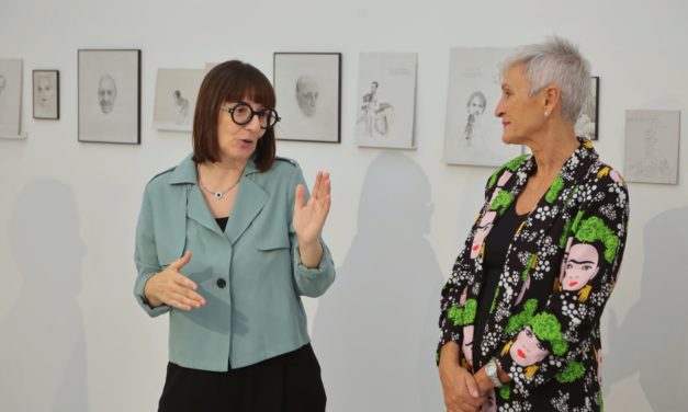 ‘Be kind’, de l’artista Ana Sansano, arriba a la sala expositiva de Vil·la Elisa