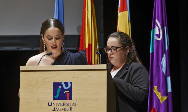 Més de 220 estudiants participen en els actes de graduació de les titulacions de Mestre/a i CAFE de la Facultat de Ciències Humanes i Socials