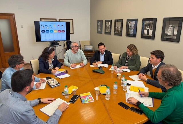 Vila-real participa en una jornada de treball per a elaborar el nou Marc d’Acció Estratègica del Fons Valencià per la Solidaritat