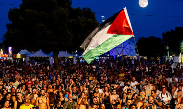 Benicàssim avança en la seua transformació sostenible amb nous refugis climàtics en el recinte de festivals