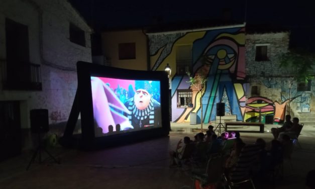 La Diputació de Castelló reforça la programació cultural en els municipis de menys de 300 habitants durant l’època estival amb el Cinema d’Estiu