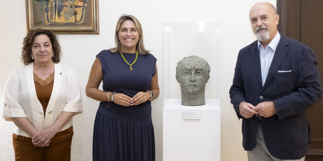 La Diputació de Castelló exposa el bust de Federico García Moliner que va realitzar la seua dona Carmen Gil Fernández