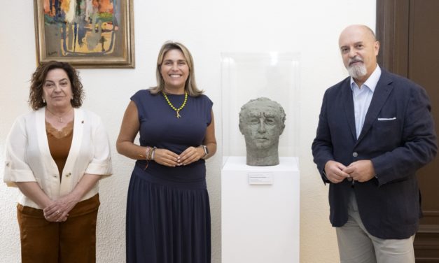 La Diputació de Castelló exposa el bust de Federico García Moliner que va realitzar la seua dona Carmen Gil Fernández